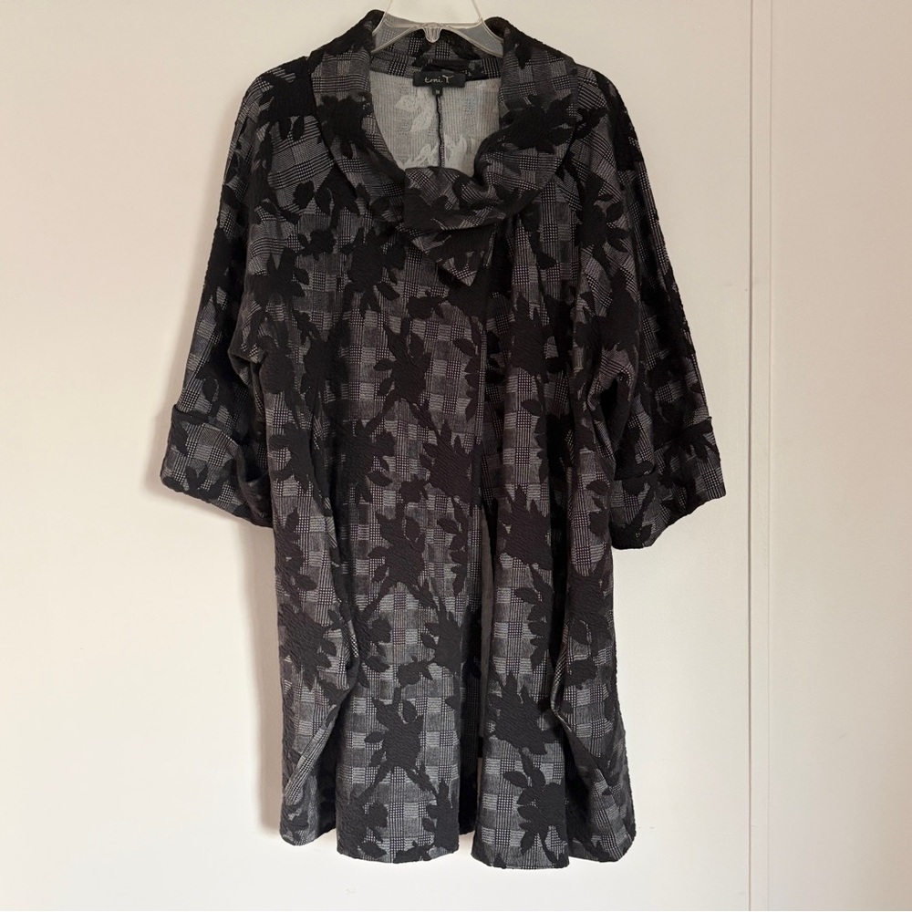 Toni T Black and Gray Textured Coat Topper 1X